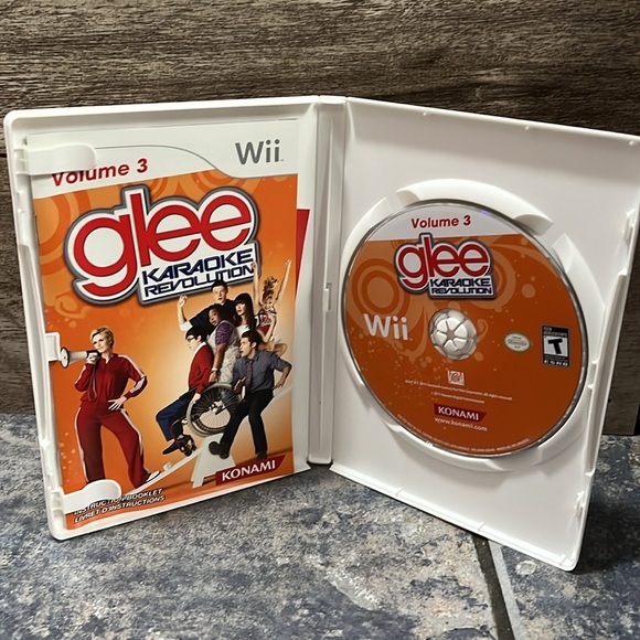 5 for $60 - Glee Karaoke Revolution Volume 3 for Wii - Picture 2 of 4